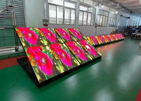 P4 Màn hình LED ngoài trời gắn tường Đối với quảng cáo Tủ lật phía trước Bảo trì tủ trước khi chống mưa