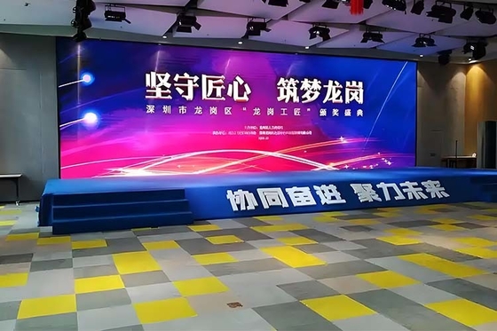 P4.8 HD Màn hình LED cho thuê 16-Bit Grayscale 7680Hz Tỷ lệ làm mới cho màn hình sân khấu và bán lẻ năng động