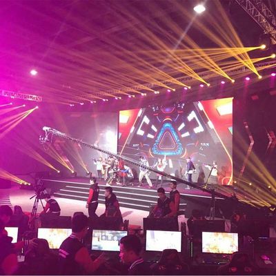 500*500mm Portable P2.9 P3.9 Full Color Indoor LED Display with 800nits Brightness and 160° View Angle